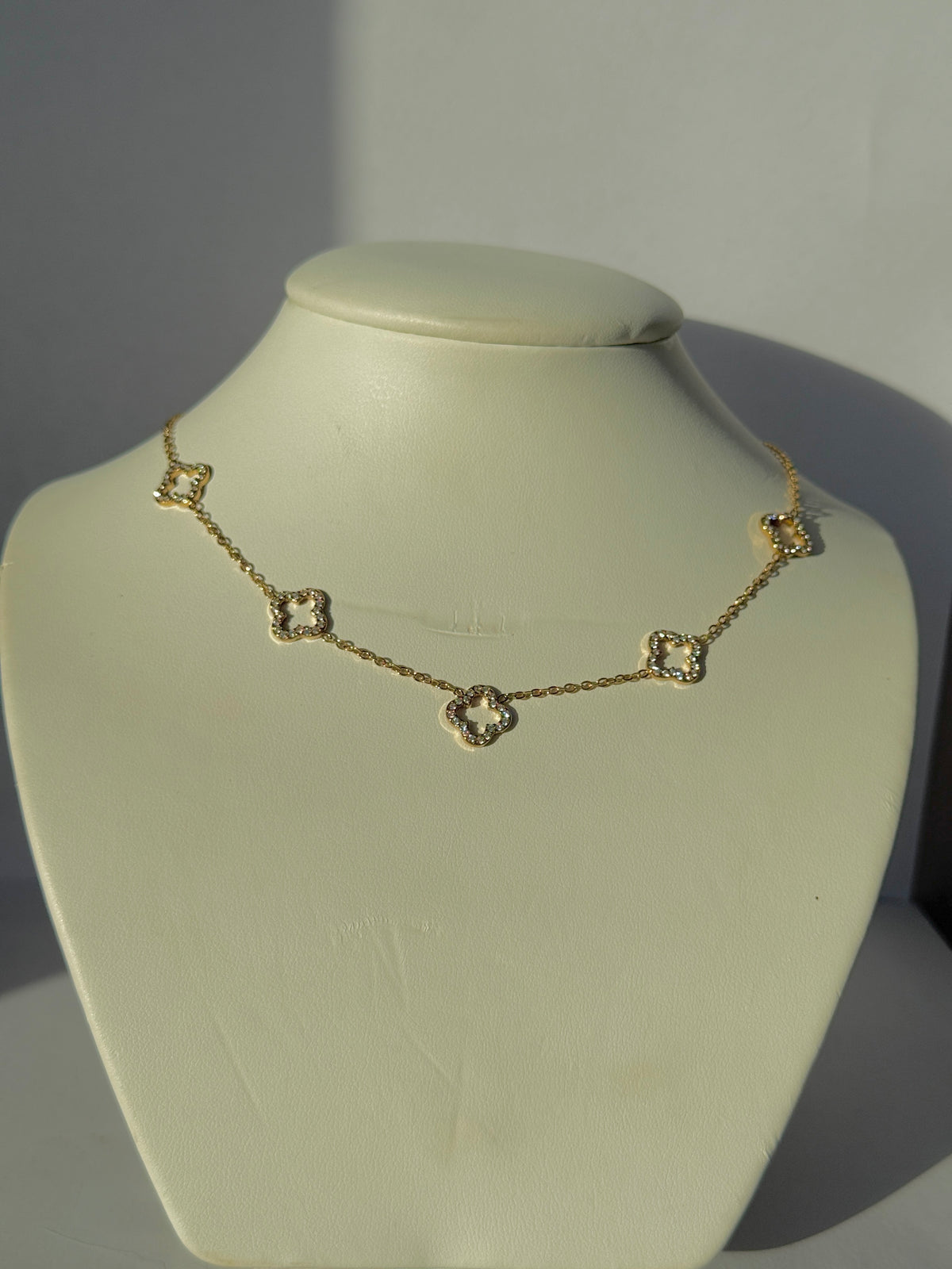 Collier Ava